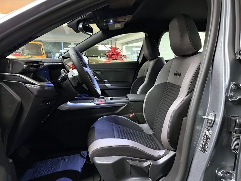 Jeep Compass (2026) NEW e-Hybrid 145k eDCT6 Altitu - fotka 7 z 16