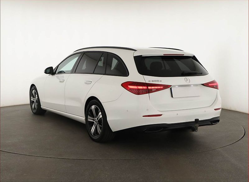 Mercedes-Benz Třídy C (2022) C 200 d - fotka 4 z 27