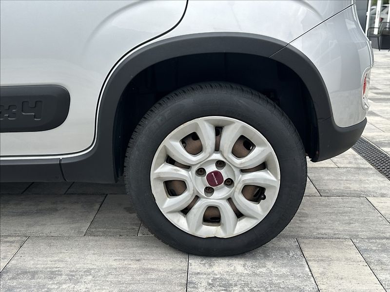 Fiat Panda 1,3 JTD 75PS  Pop 4x4 - fotka 39 z 49