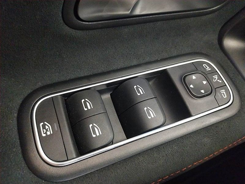 Mercedes-Benz CLA (2024) 180 - fotka 17 z 17