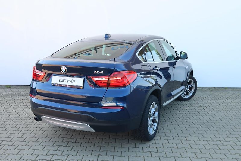 BMW X4 xDrive20i - fotka 3 z 9