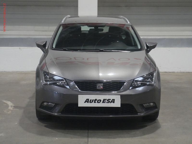 Seat Leon (2017) 1.6 TDi, Style, LED - fotka 2 z 19