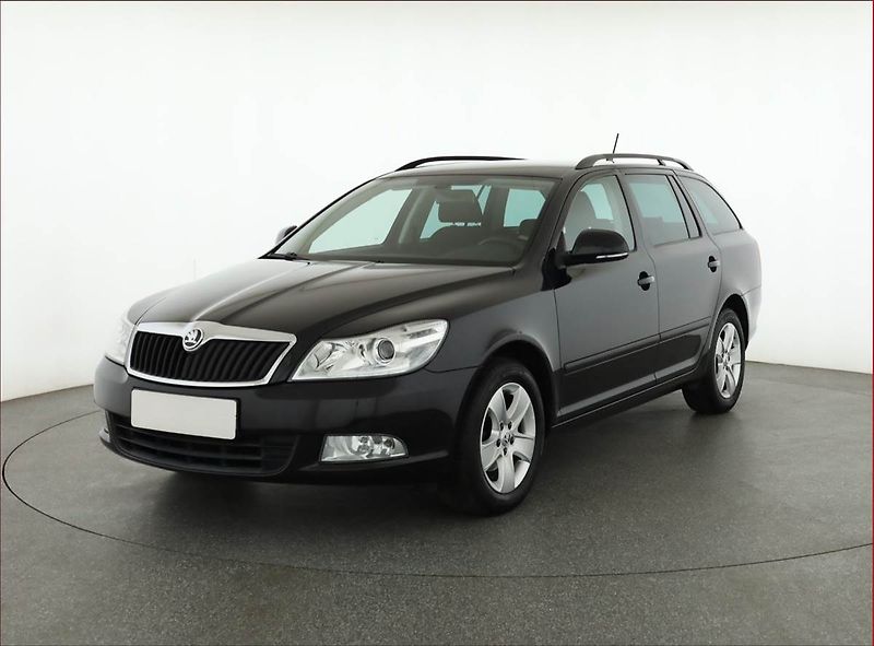 Škoda Octavia (2012) 1.2 TSI, Serv.kniha, Tempomat - fotka 2 z 17