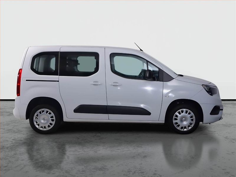 Opel Combo (2022) Edition 1.2 Turbo, 5Míst, SR - fotka 6 z 19