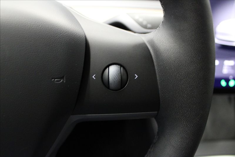 Tesla Model 3 0,0 Standard plus - fotka 17 z 27