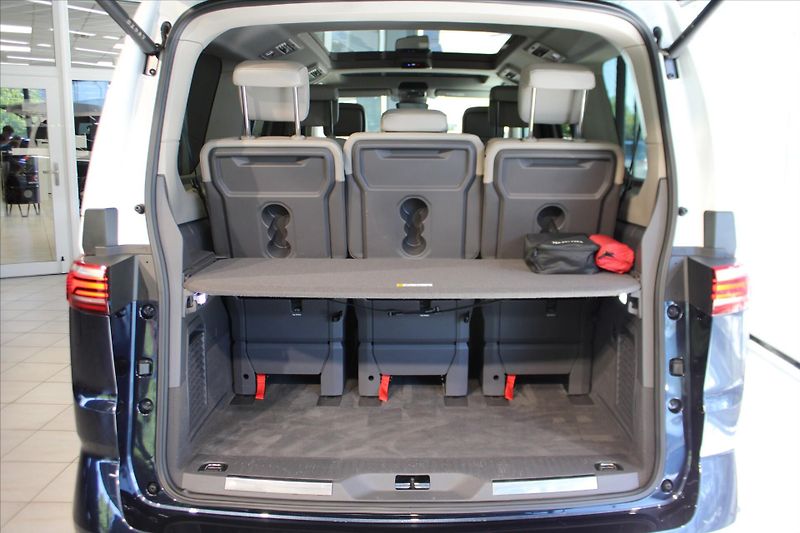 Volkswagen Multivan TDi DSG Style Long ACC/NezTop/ - fotka 29 z 33