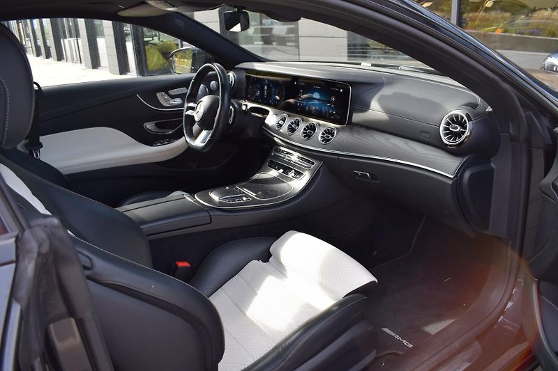 Mercedes-Benz Třídy E (2021) E400d 4M AMG Coupe/KeyLess/mas - fotka 40 z 46