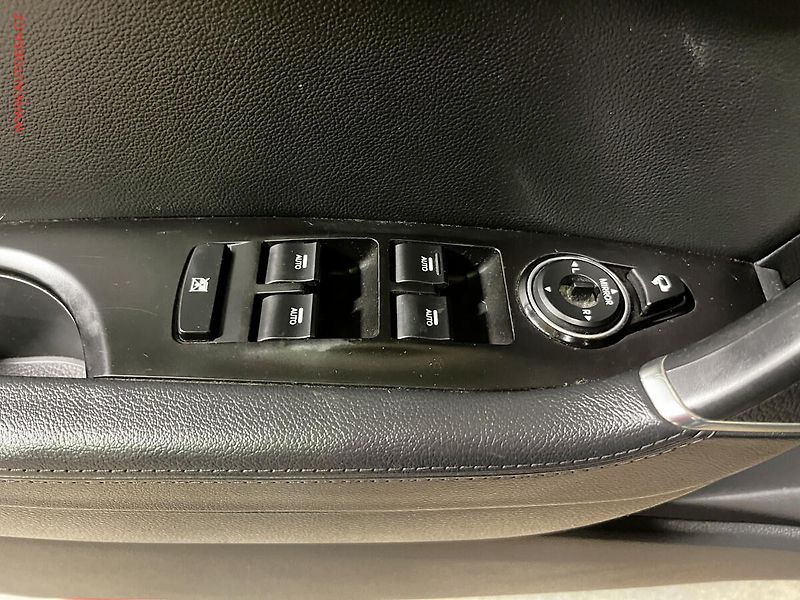 Hyundai i40 (2012) 1.7 CRDi, LED, autoAC - fotka 12 z 19