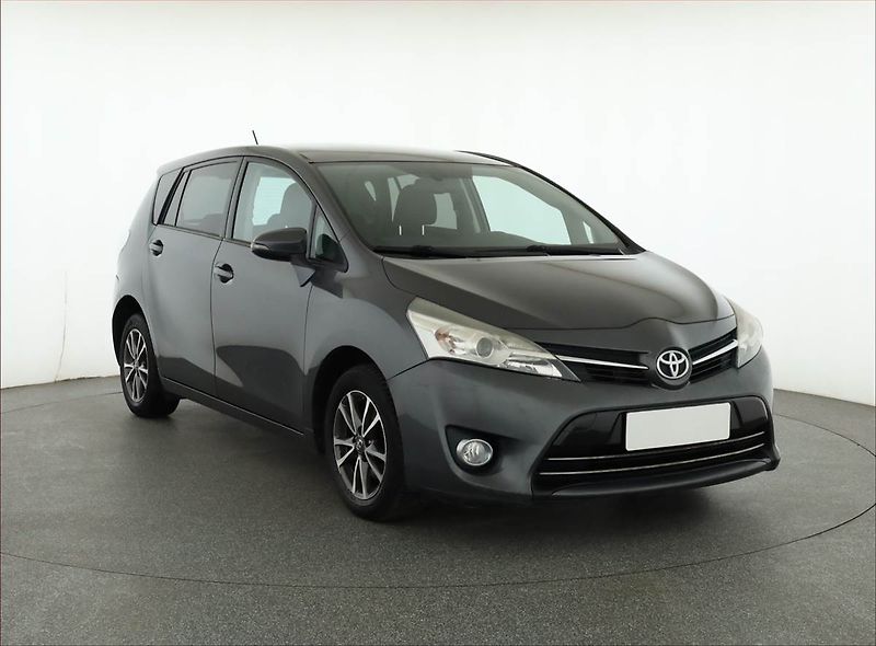 Toyota Verso (2014) 1.6 D-4D, 7 míst, Navi - fotografie inzerátu