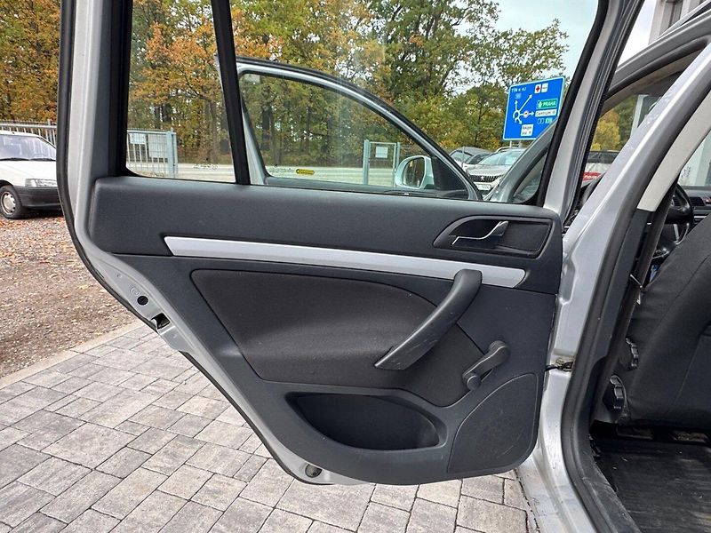 Škoda Octavia (2010) 1.6 TDi, odpočet DPH - fotka 10 z 32
