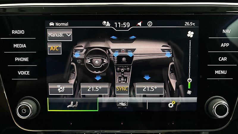Škoda Superb 2.0 TDI DSG Style Combi - fotka 26 z 28
