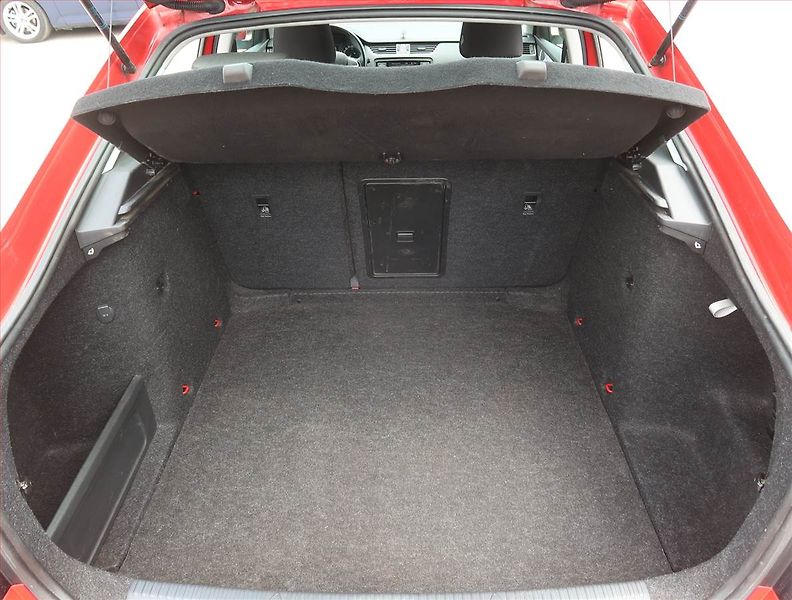 Škoda Octavia (2019) 1.6 TDI, Automat, Serv.kniha - fotka 14 z 16