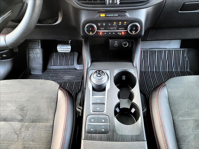Ford Kuga 2,5 PHEV,ST-line X,kůže,Led - fotka 35 z 50