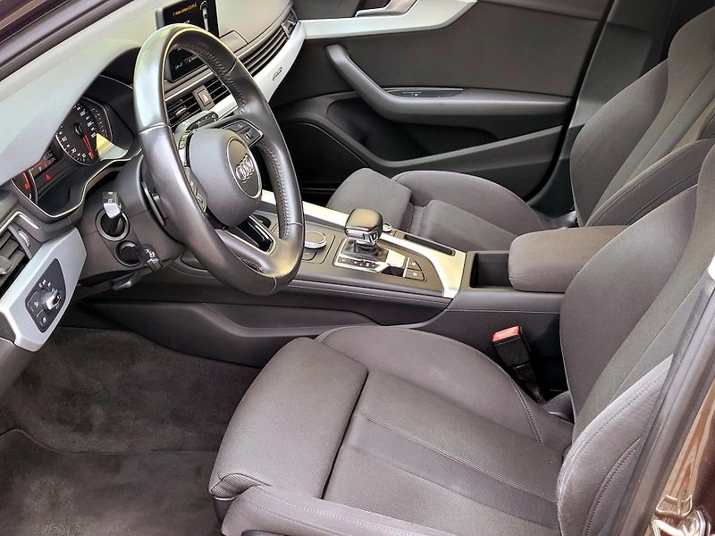 Audi A4 TDi S-tron 140kW Quattro,CZ    - fotka 33 z 53