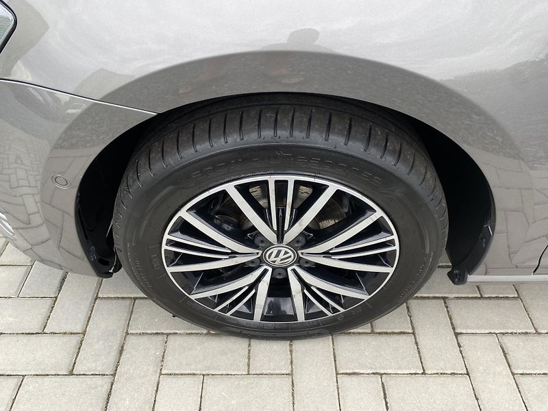 Volkswagen Golf 1.2 TSI 81kW -ALLSTAR-PDC-ALU - fotka 9 z 43