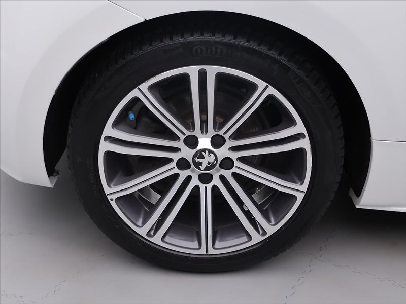 Peugeot RCZ 1,6 16V 147kW Allure Navi - fotka 25 z 32