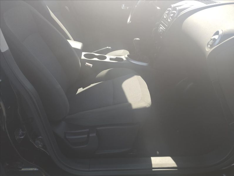 Nissan Qashqai 1,6 84KW - fotka 11 z 16