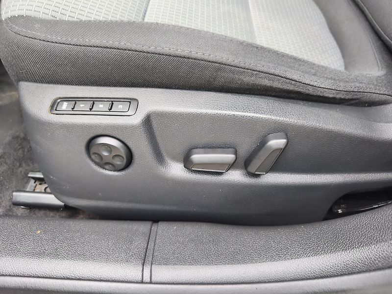 Škoda Superb 2.0 tdi Ambition - fotka 20 z 26