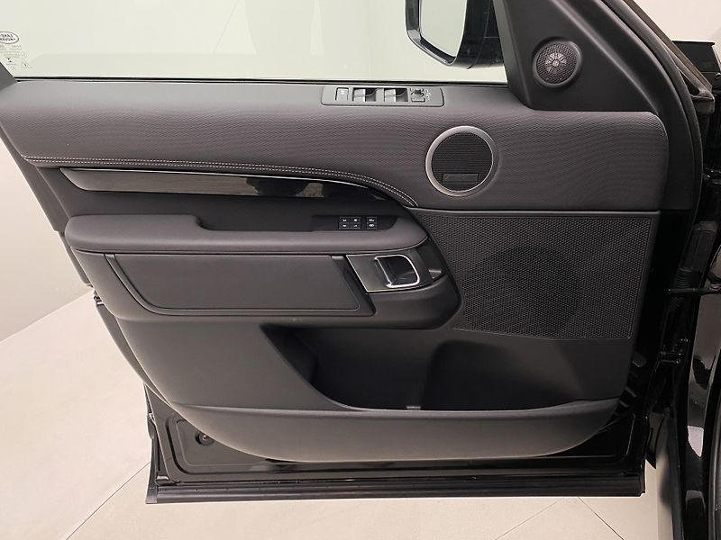 Land Rover Discovery P360 R-DYNAMIC SE AWD AUT CZ - fotka 7 z 50