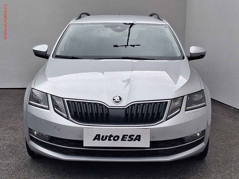 Škoda Octavia (2017) 2.0 TDi, 2.maj, DSG, LED - fotka 2 z 19