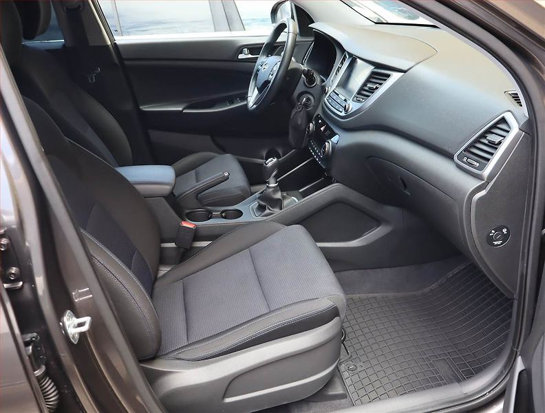 Hyundai Tucson (2018) 1.6 T-GDI, 4X4, Serv.kniha - fotka 9 z 18