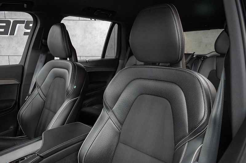 Volvo XC90 B5 AWD R-DESIGN*POLESTAR CHIP* - fotka 18 z 46