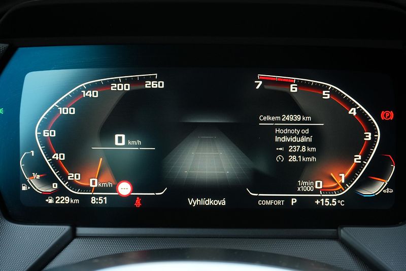 BMW Řada 1 M135i xDrive, Harman, Komfort - fotka 14 z 32