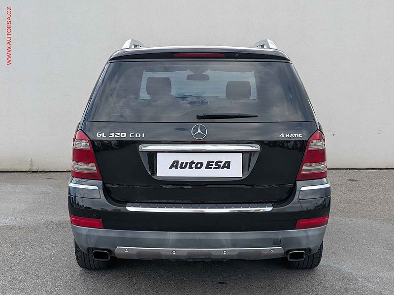 Mercedes-Benz GL (2009) 3.0 CDi GL320 4MATIC, ČR, AT - fotka 5 z 16