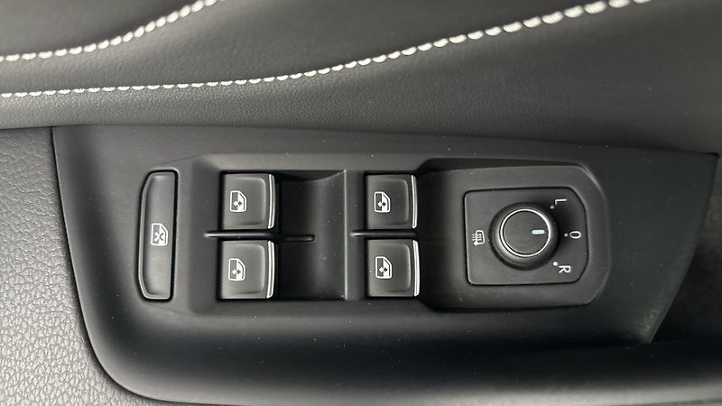 Volkswagen Passat 2.0 TDI DSG Elegance Variant - fotka 23 z 27