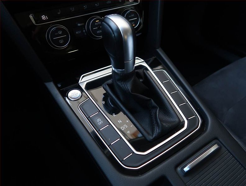 Volkswagen Passat (2017) 2.0 TDI, Automat, Kůže - fotka 13 z 23