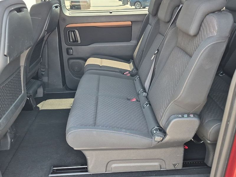 Toyota ProAce Verso Family Comfort NAVI Safety Web - fotka 12 z 29