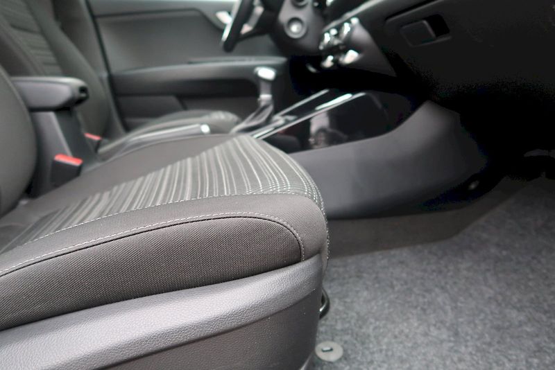 Kia Stonic (2023) Exclusive 1,0 T-GDI DCT7 74kW - fotka 12 z 31