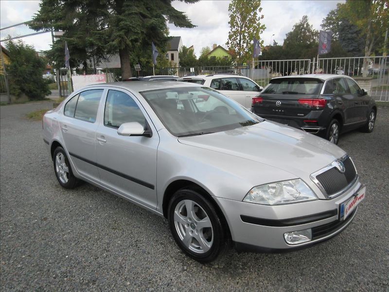 Škoda Octavia 1,6 MPi 75 kW Top Stav - fotka 2 z 12