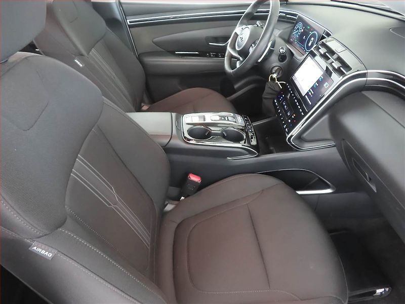 Hyundai Tucson (2023) 1.6 T-GDI PHEV - fotka 9 z 19