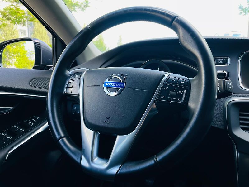 Volvo V40 2.0D3 5VÁLEC MANUÁL SERVISKA - fotka 26 z 48