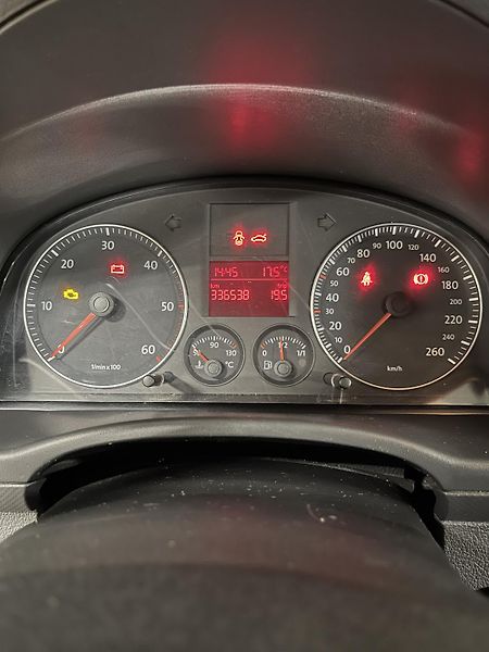 Volkswagen Caddy (2010) - fotka 15 z 20
