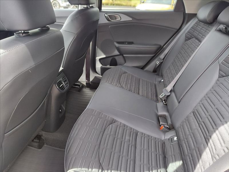 Kia XCeed (2026) 1,0   T-GDI 7DCT EXCLUSIVE - fotka 10 z 16