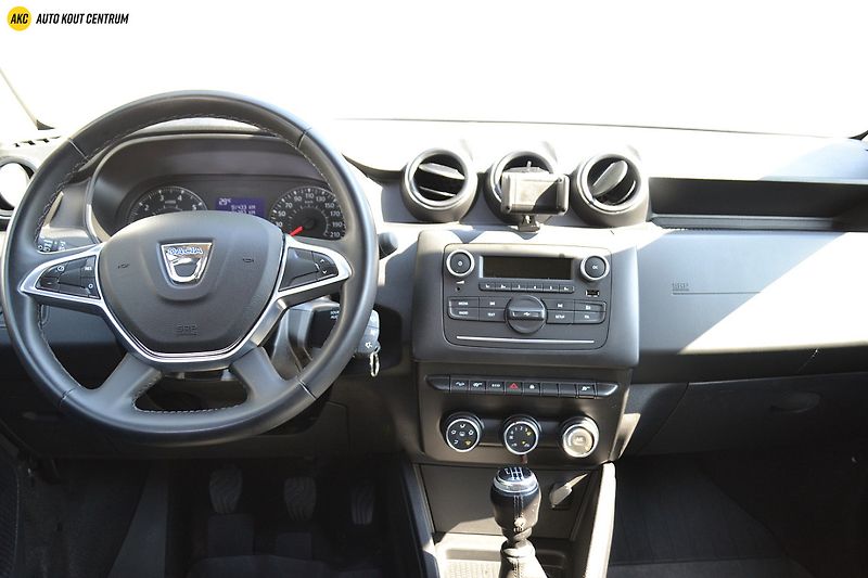 Dacia Duster 1.6i-84KW 4x4 ARCTICA - fotka 15 z 37