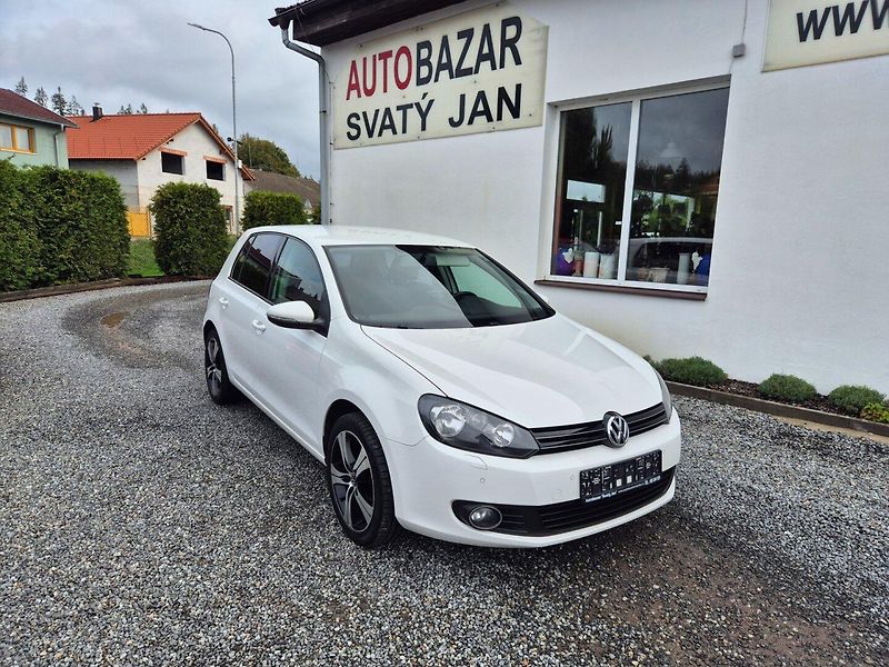 Volkswagen Golf (2012) 1.2 TSi - fotka 2 z 30