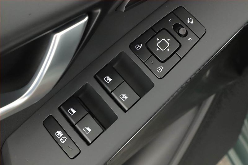 Kia Niro (2024) Premium Hybrid - fotka 9 z 20
