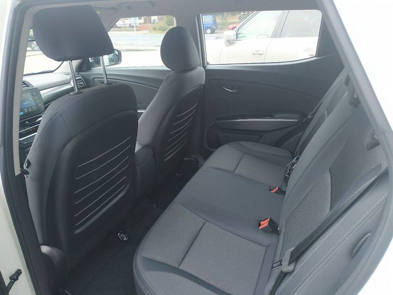 KGM Tivoli 1.5T Style 2WD, MT, SKLADEM - fotka 12 z 31