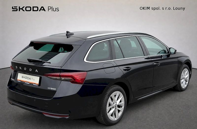 Škoda Octavia (2025) Combi Top Selection 1,5 Tsi 11 - fotka 2 z 40
