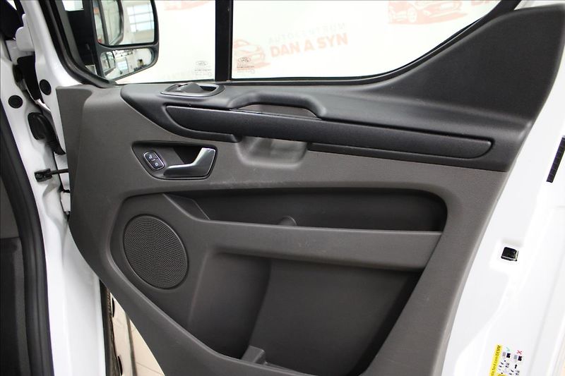 Ford Transit Custom 2,0 EcoBlue Trend L2, DPH 9M - fotka 12 z 29