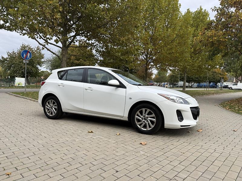 Mazda 3 1.6 MIRAI - fotka 14 z 31