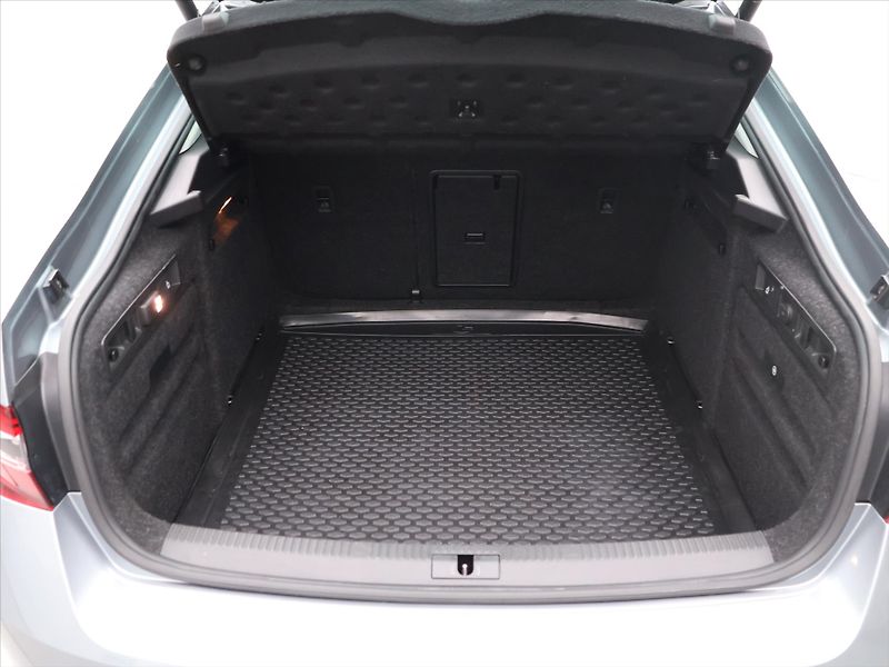 Škoda Superb 2,0 TSI 206kW DSG 4x4 L&K - fotka 10 z 33