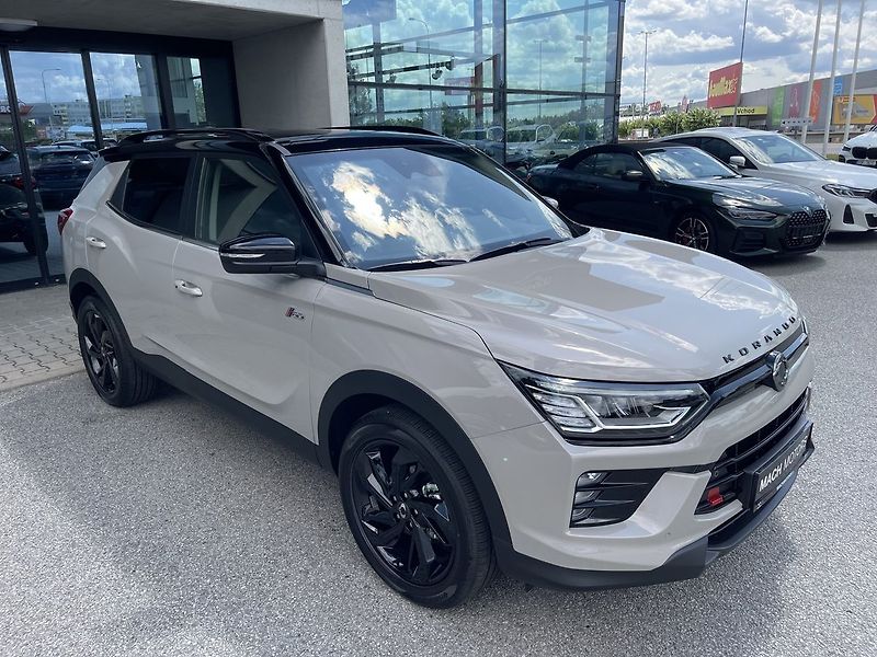 KGM Korando (2026) Smart 1.5 Black paket FWD A6 - fotka 3 z 10