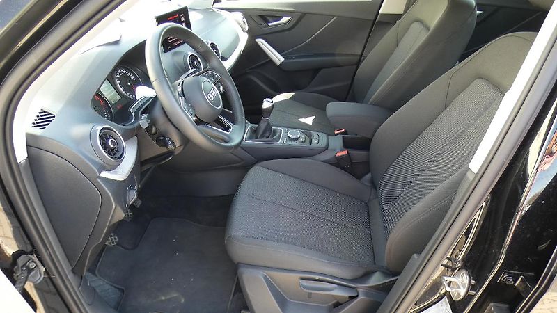 Audi Q2 1,0 TFSI Advanced - fotka 20 z 24