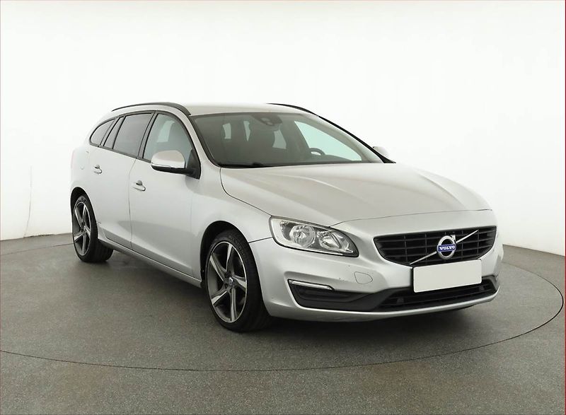 Volvo V60 (2017) D3 2.0, Automat, Serv.kniha - fotografie inzerátu