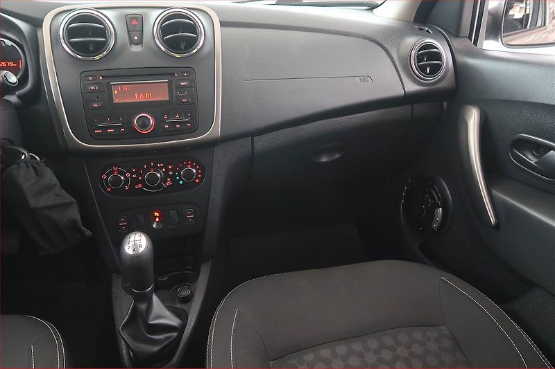 Dacia Sandero (2014) 1.2 16V - fotka 8 z 13