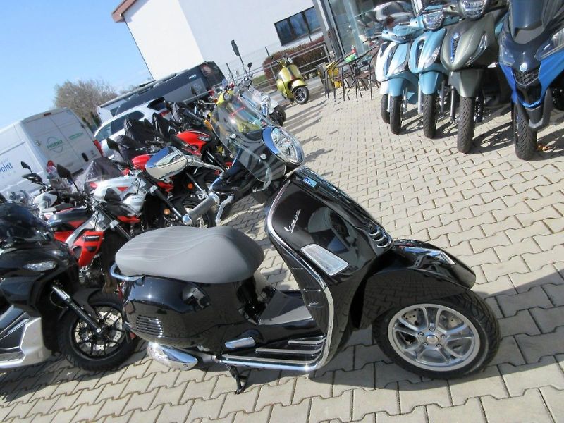 Vespa (2026) GTS 310 e5+ - fotka 3 z 11